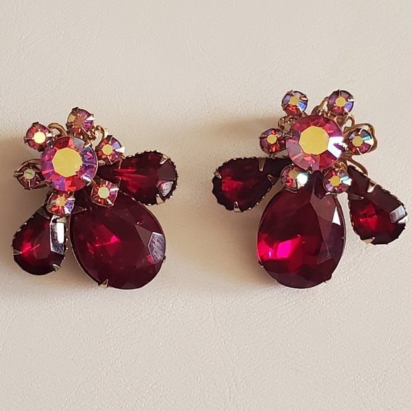 Vintage Aurora Borealis Ruby Rhinestone Earrings - Picture 13 of 16